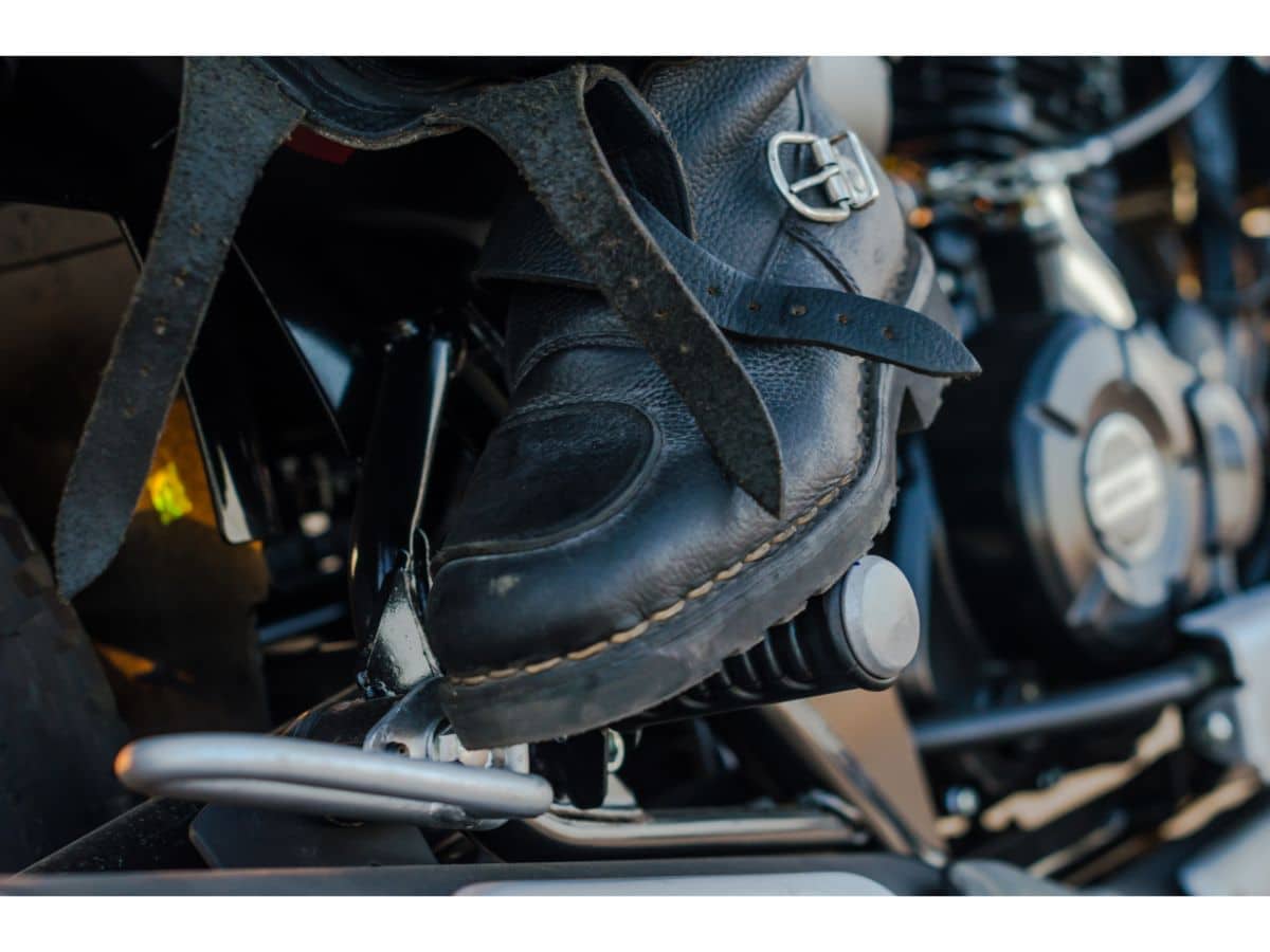 Les meilleures bottes moto pour les femmes : confort, style et protection