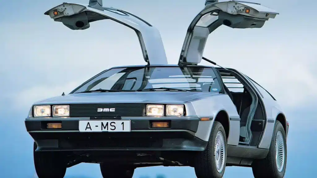 Les voitures délirantes de la science-fiction] La DeLorean DMC-12 de Retour  vers le futur