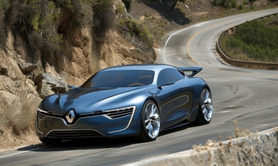 Renault 21 sedan : histoire d'une berline emblématique à quatre portes au temp