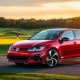 découvrez la golf 8 gti, un modèle alliant puissance et agilité. plongez dans