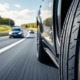découvrez l'importance de l'indice de vitesse des pneus pour assurer votre séc