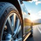 découvrez l'importance de l'indice de vitesse des pneus pour garantir votre sé