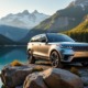 découvrez le range rover velar, un véhicule qui allie design élégant et perf